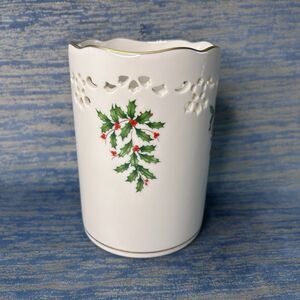 Lenox Holiday Pierced Candle Holder Holly Berry 6" Christmas Gold Trim USA Decor